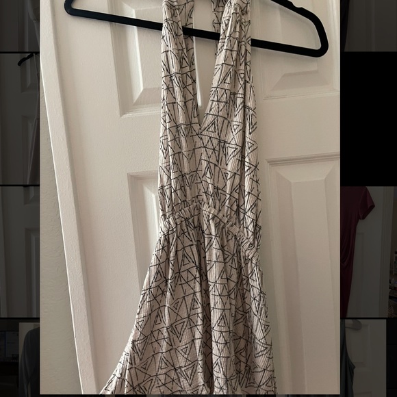 Patterned halter top romper - Picture 3 of 4